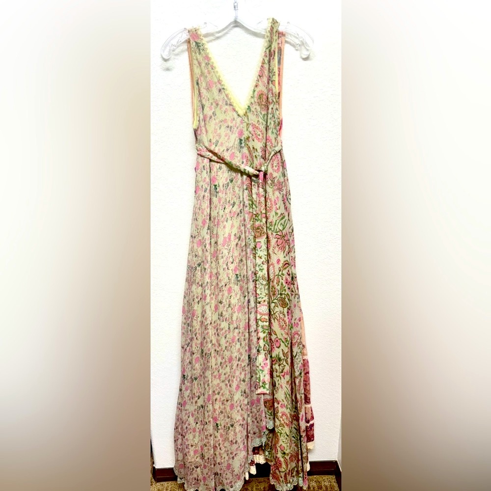 NEW Hemant & Nandita NWOT Floral Patterned Fabric+Pink+Green, gold thread Accent - Picture 2 of 9